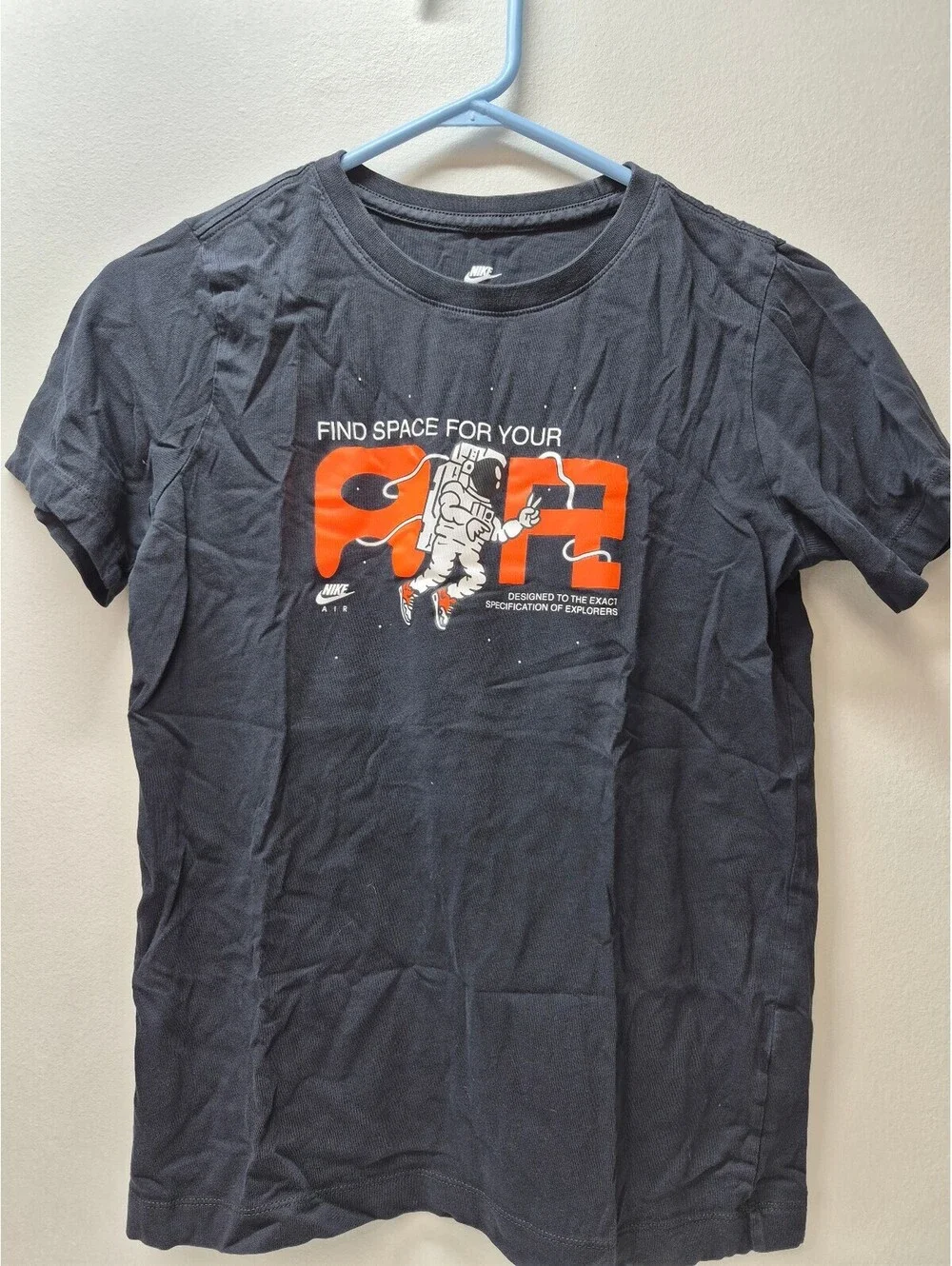 Youth Nike Air The Nike Tee Black Graphic Astronaut T-Shirt Large Cotton B442